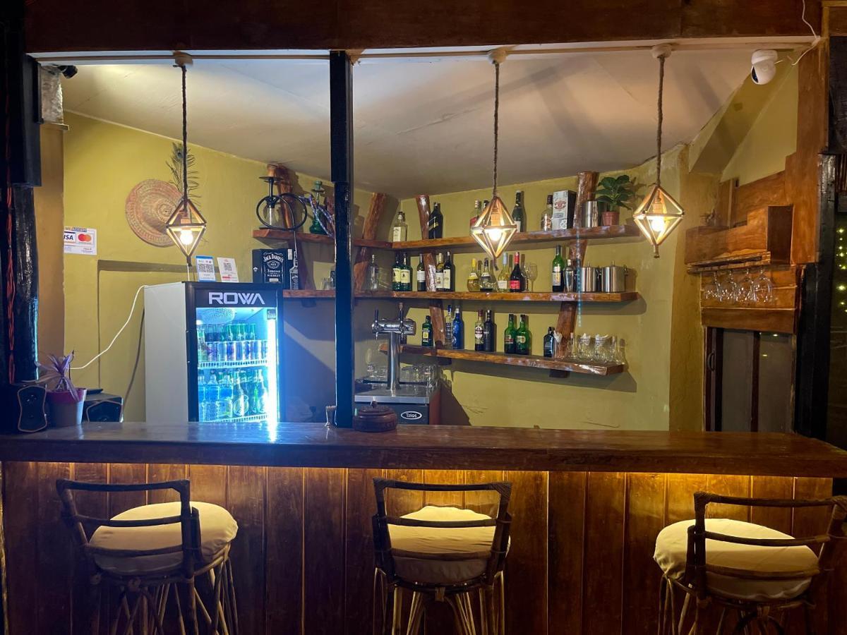 Hotel Tharu Garden And Beer Bar 치트완 외부 사진