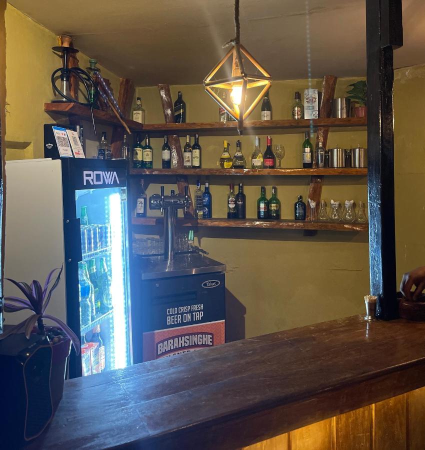 Hotel Tharu Garden And Beer Bar 치트완 외부 사진